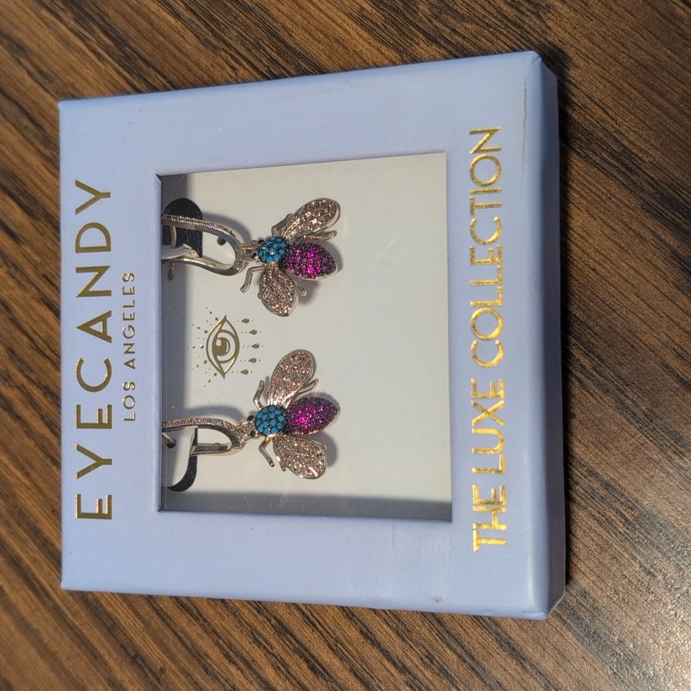 EyeCandy Volar Bee Earrings New - Picture 3 of 4